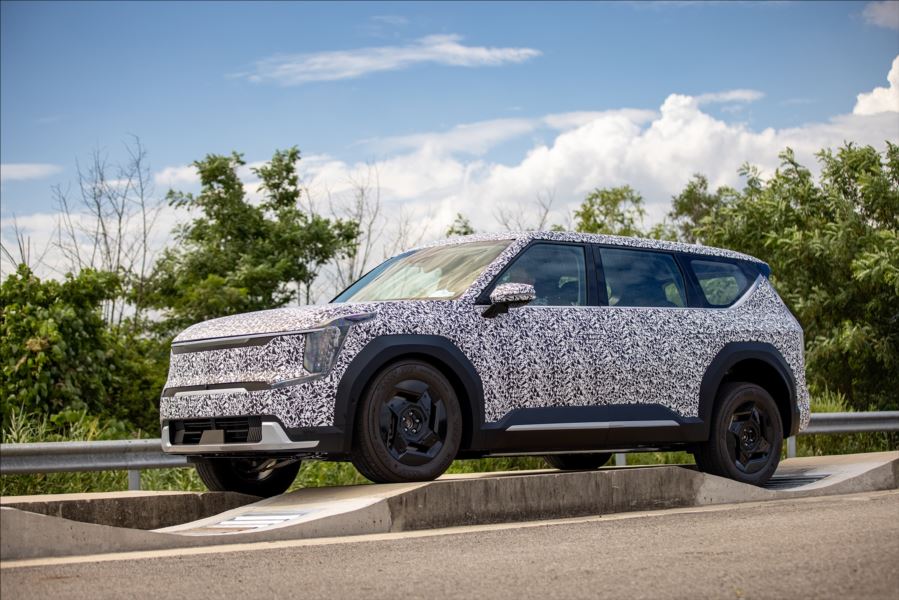 Kia EV9 passa por testes finais antes da estreia mundial em 2023